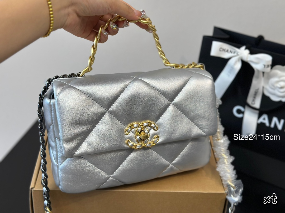 Chanel19 chain shoulder crossbody bag