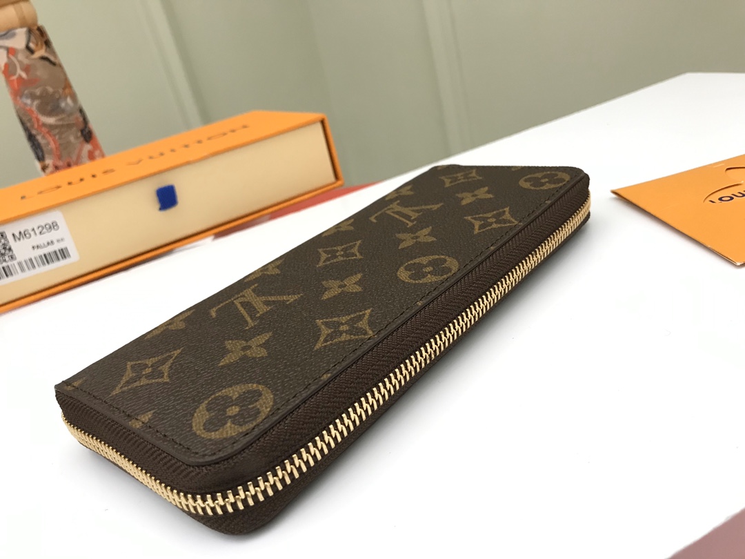 LV monogram Clemence wallet purse bag