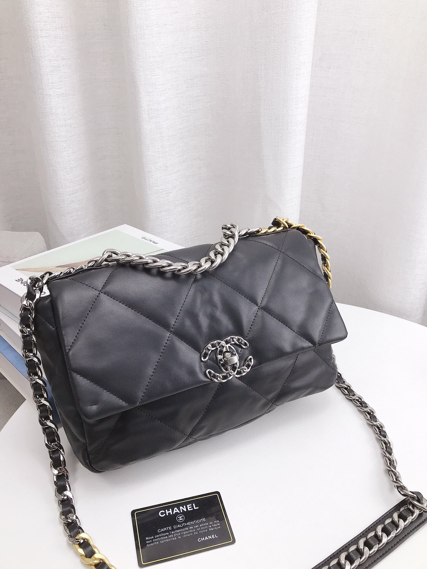 Chanel19 chain crossbody bag 30cm