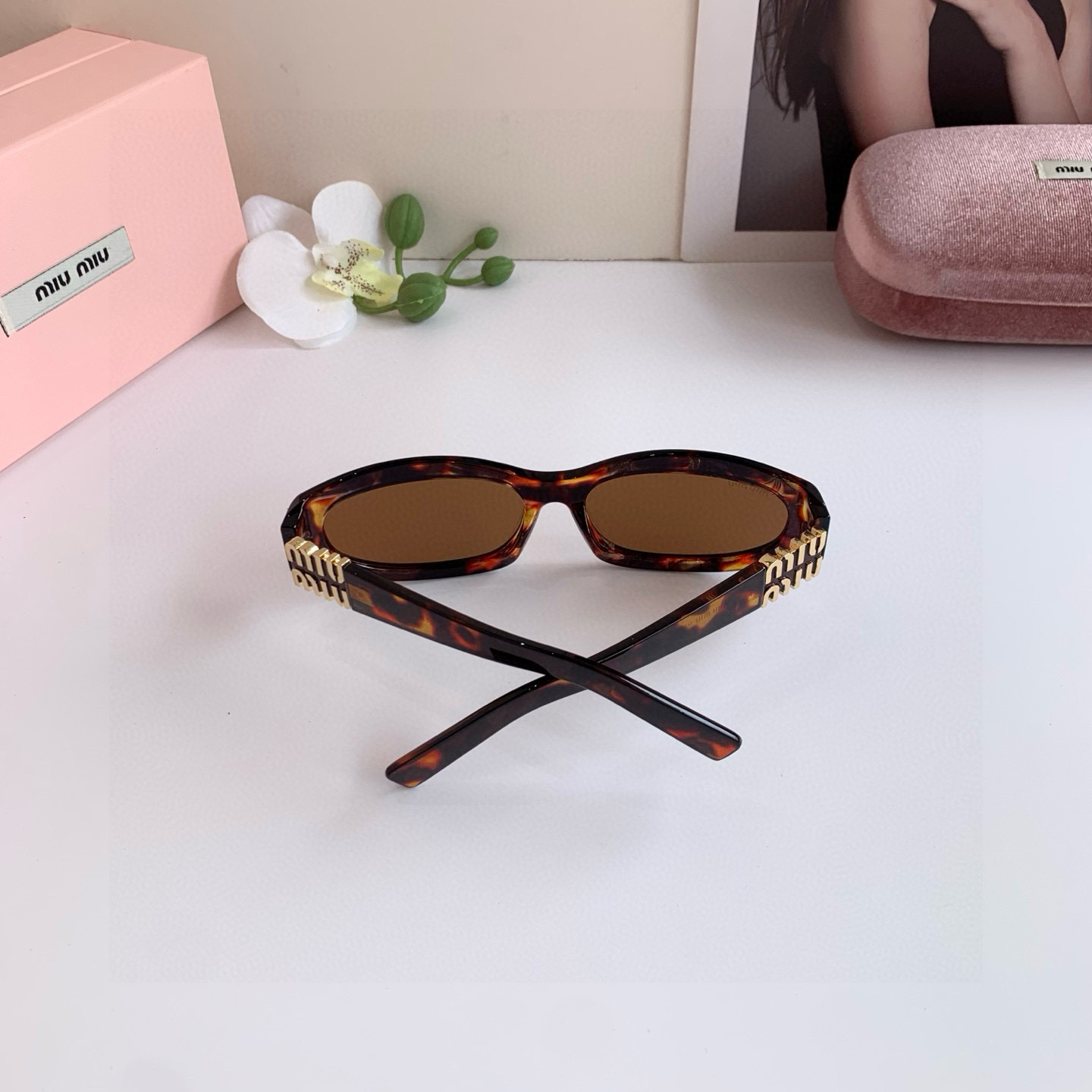 MIUMIU LOGO sunglasses