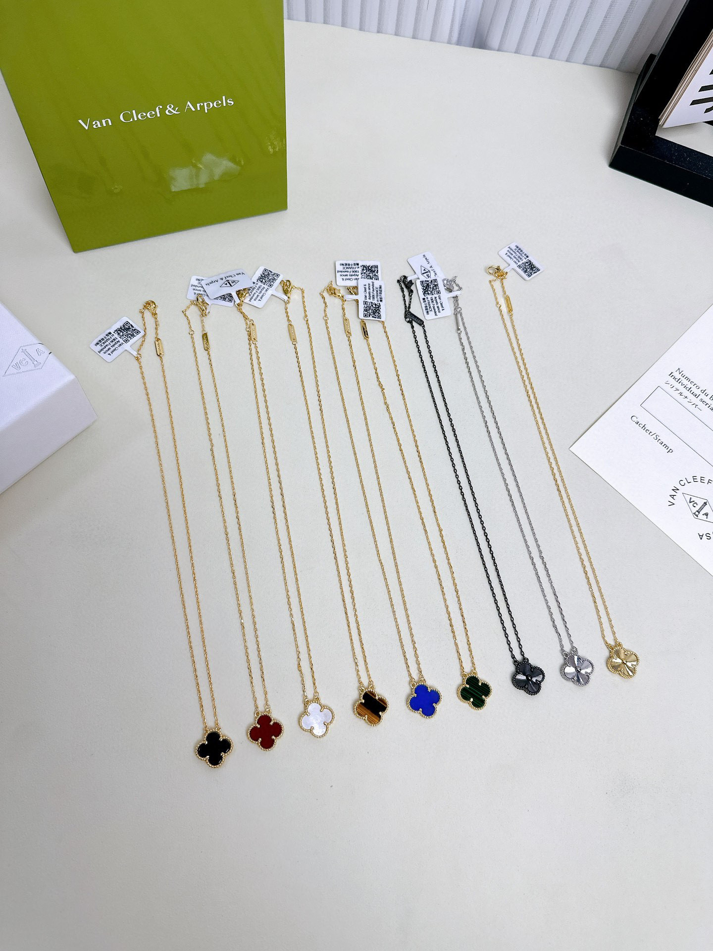 High quality Van Cleef & Arpels Four-leaf clover necklace / bracelet