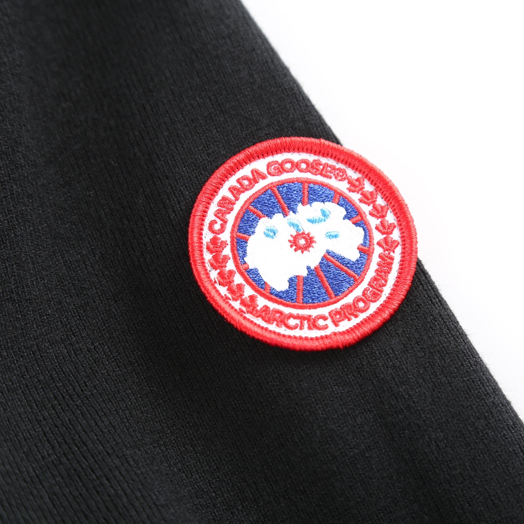 Canada Goose Women's Wide Seamed Knit Jacket