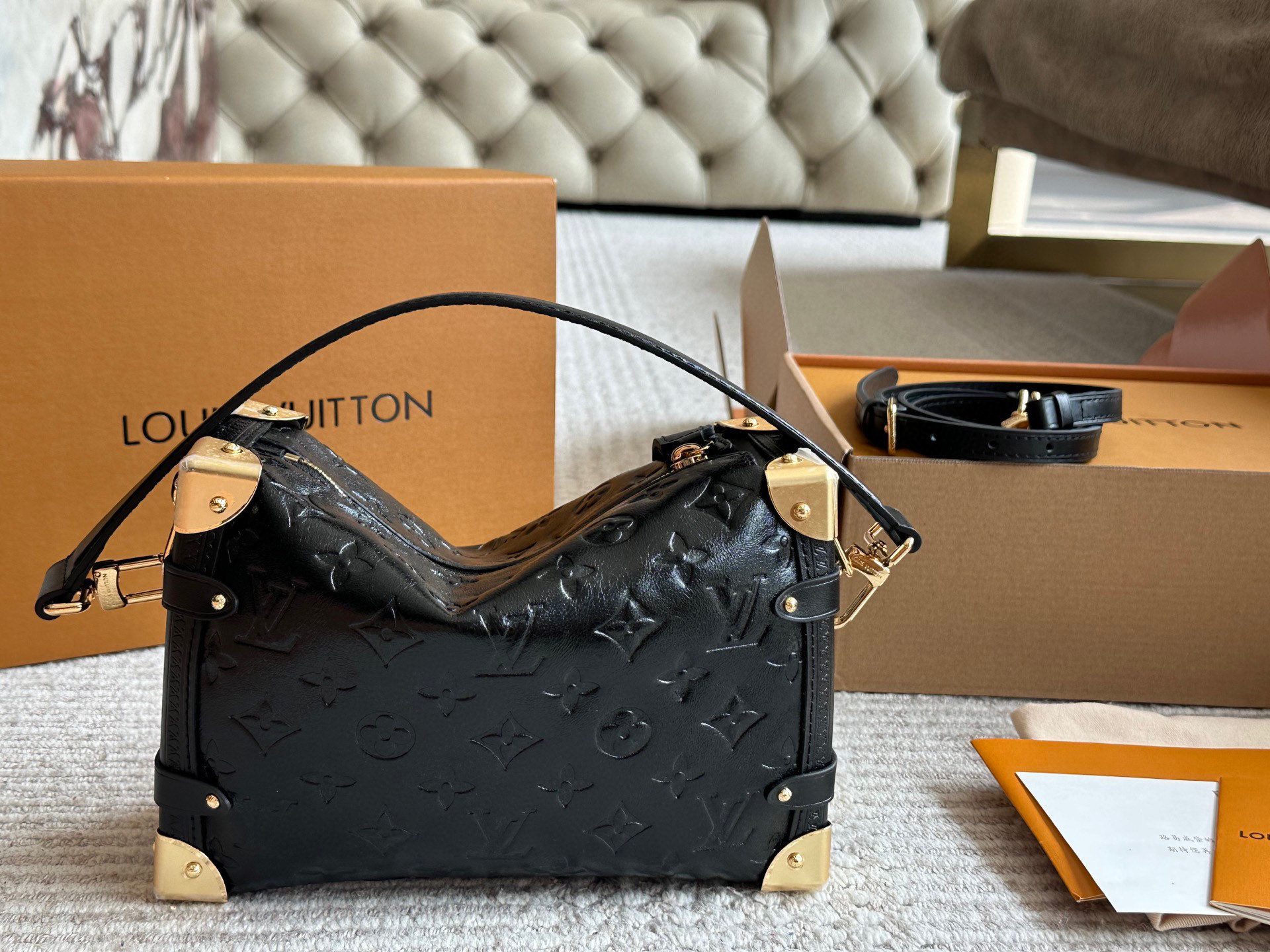 LV 25trunk suitcase bag