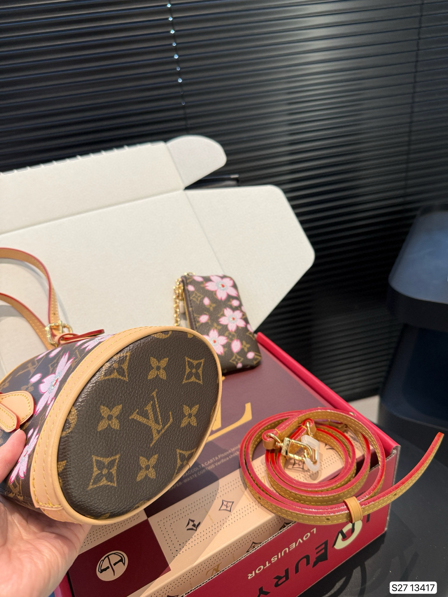 Louis Vuitton Bucket handbag