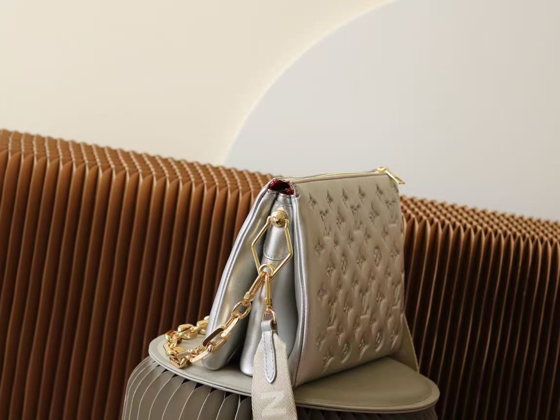 Top version LV Coussin monogram bag