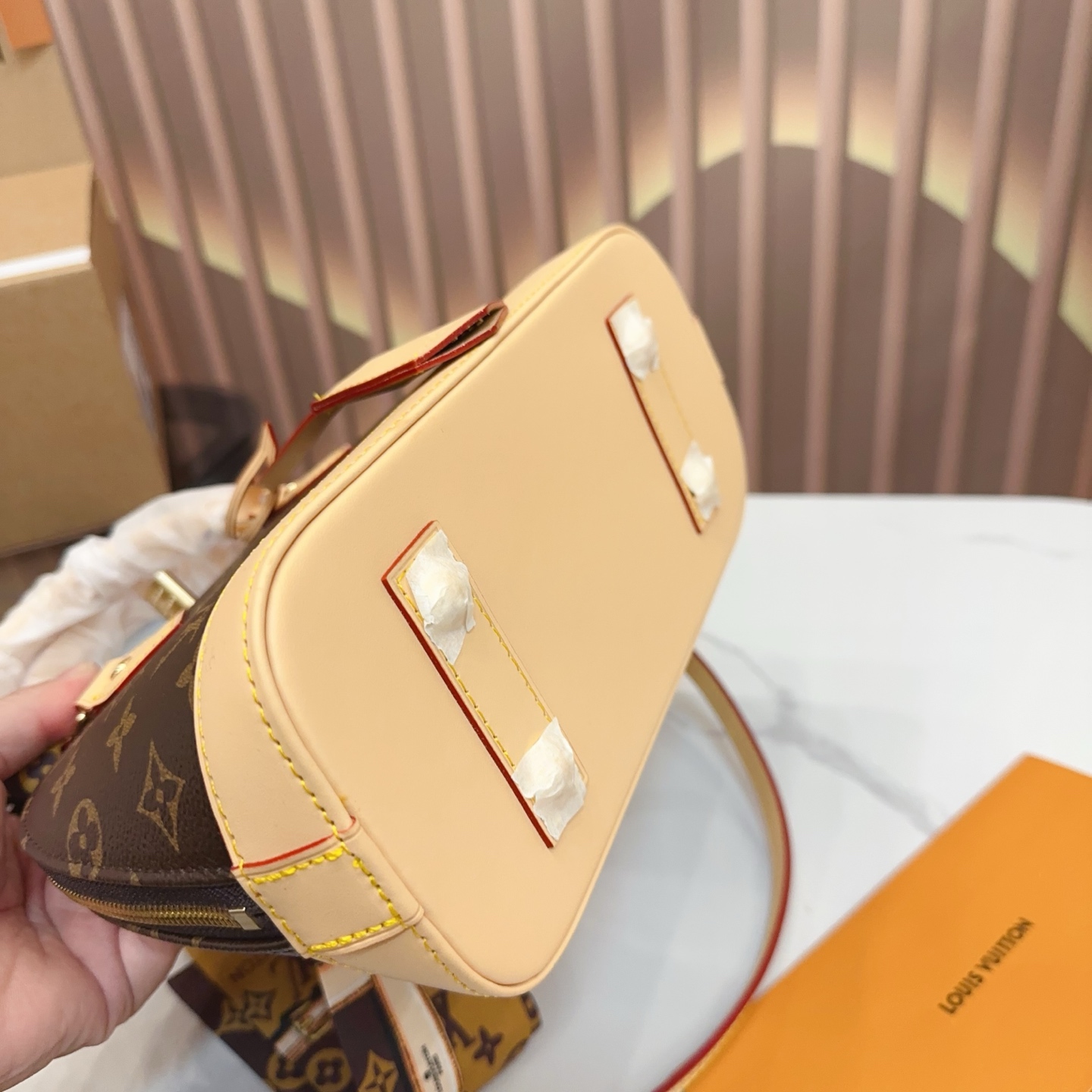 Louis Vuitton LV alma bag shell shoulder retiro bag