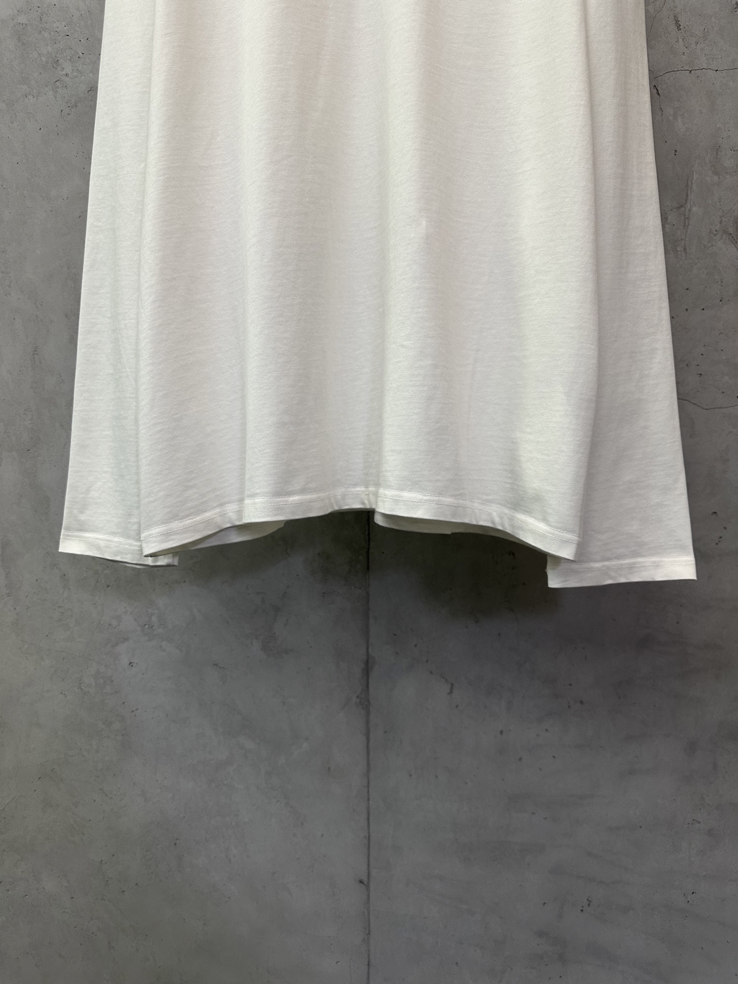 Alo Yoga Classic Crew Neck Long Sleeve T-Shirt