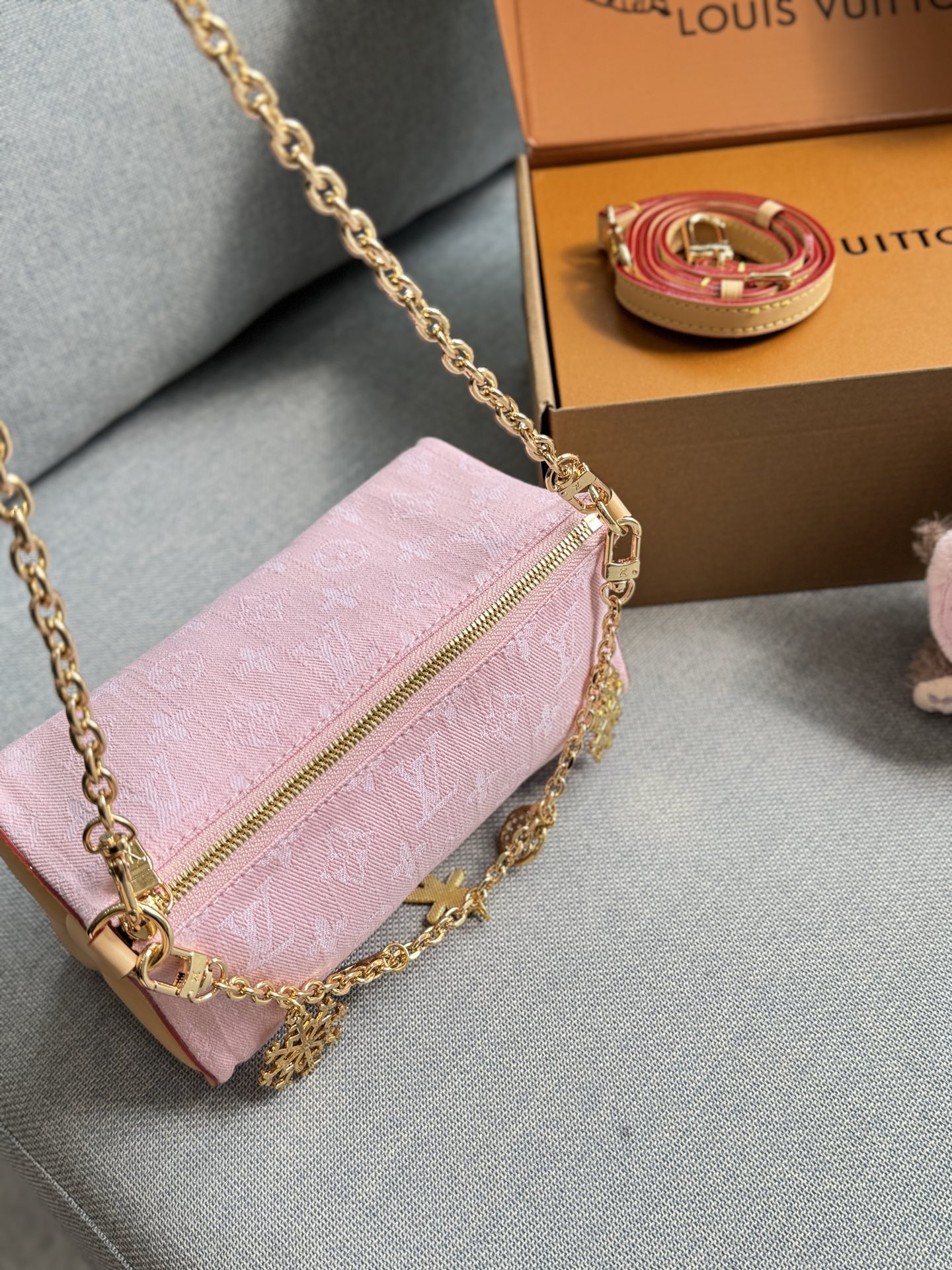 LV BLOOM POUCH Denim Bag