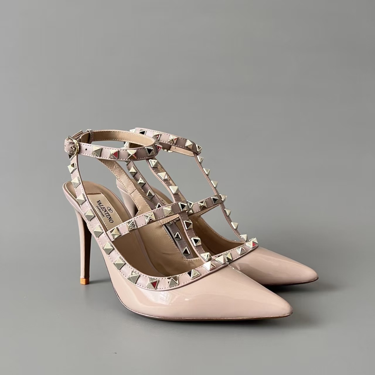 Rostud Valentino patent leather studded high heels