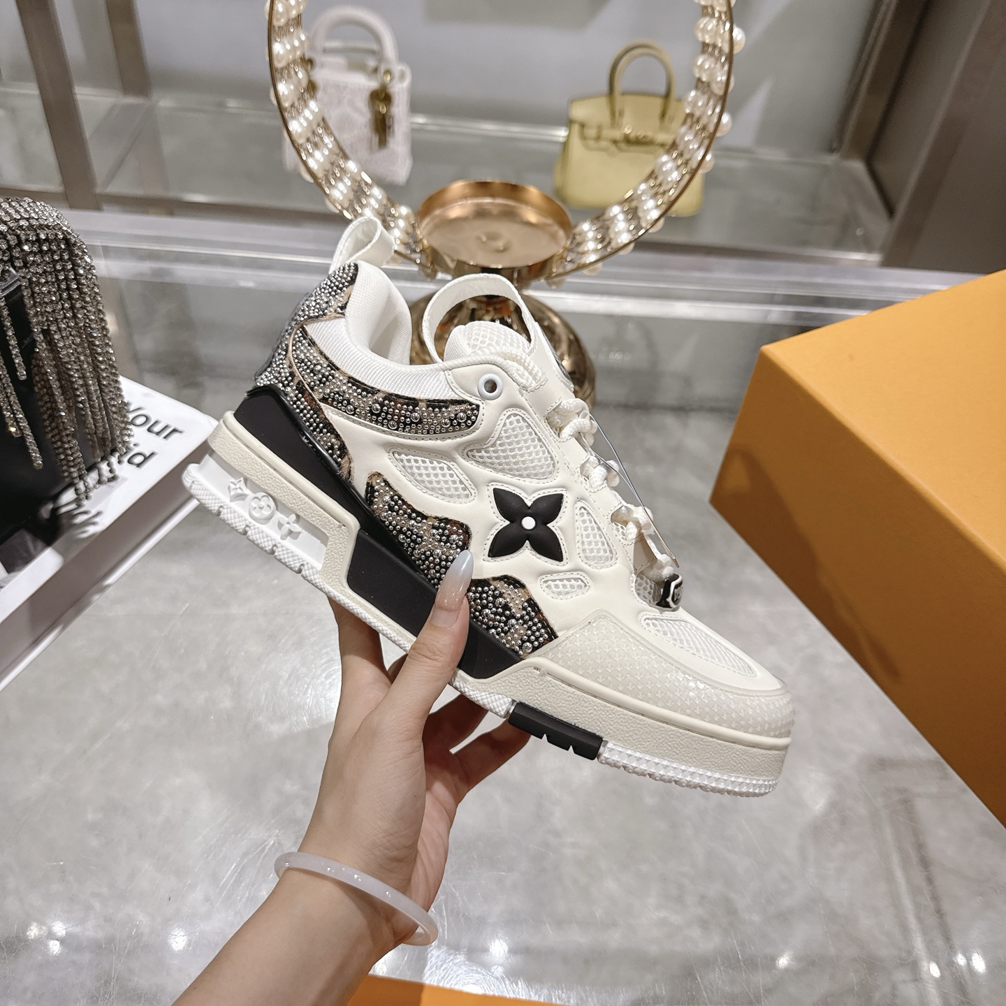 LV Trainer Sneakers  New trending skateboard shoes LOUIS VUITTON Trainer Sneaker