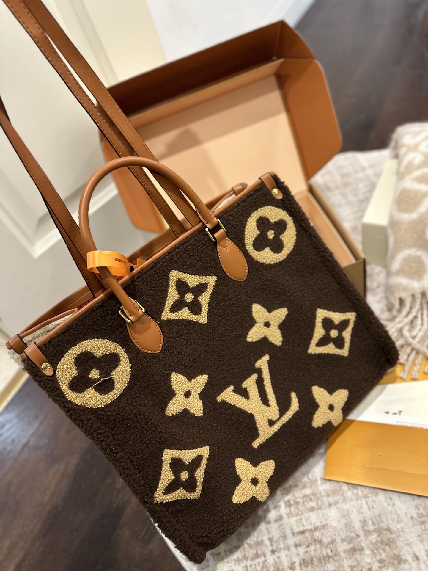 LV  Monogram  onthego bag