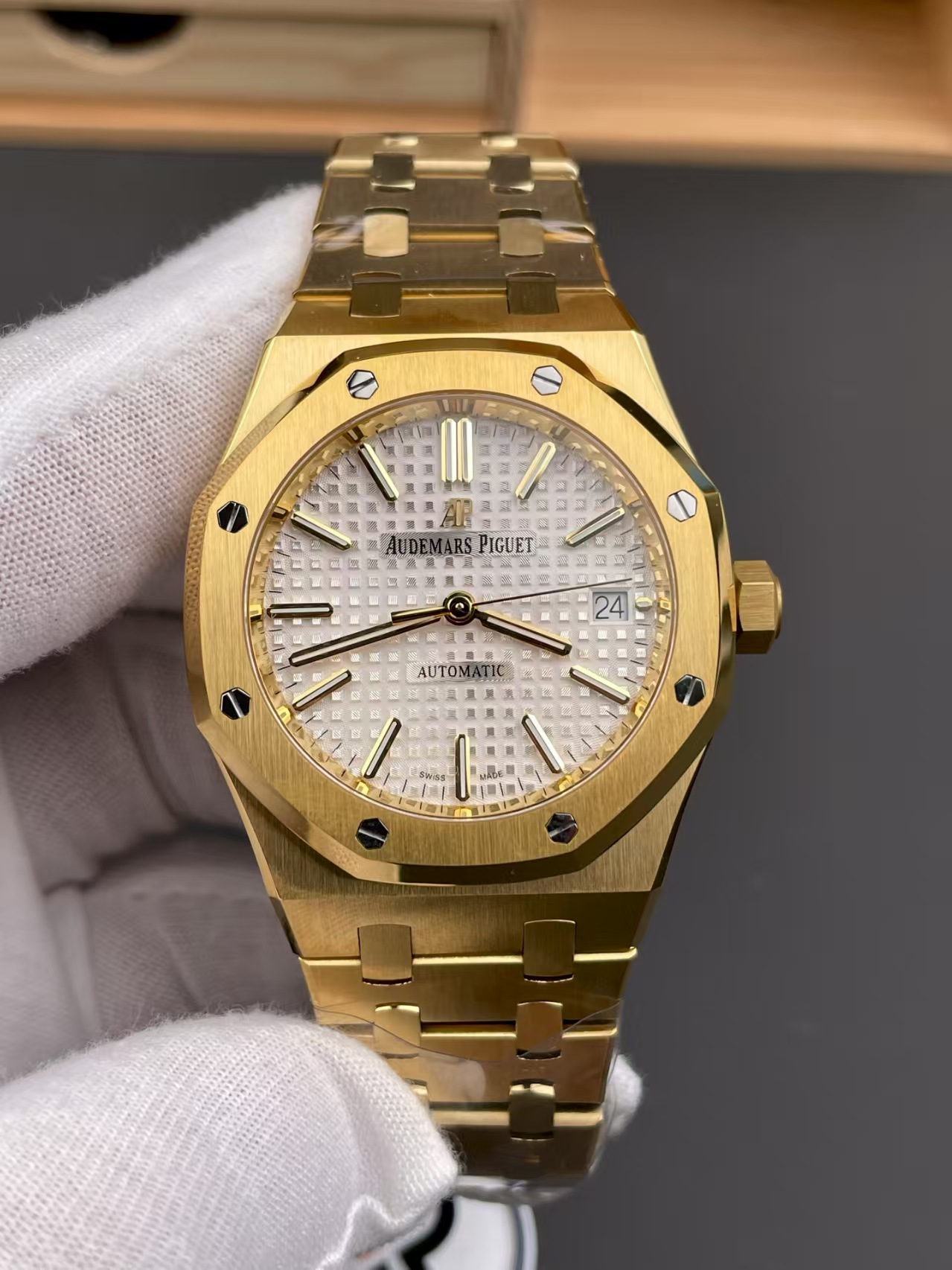 Audemars Piguet Royal Oak 15450BA - All gold white dial / 37mm / 3120 movement watch