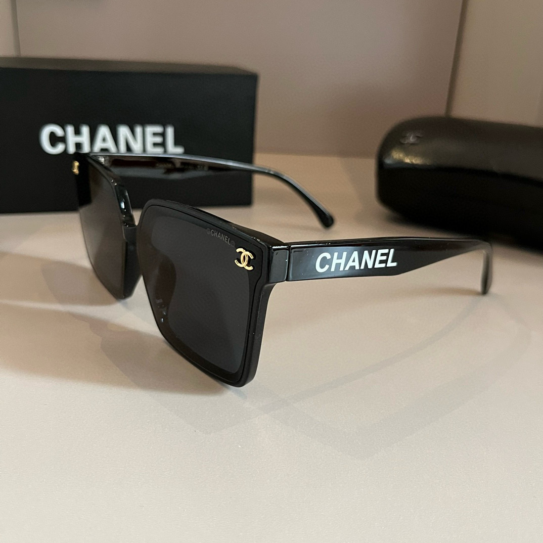 Chanel large-frame sunglasses