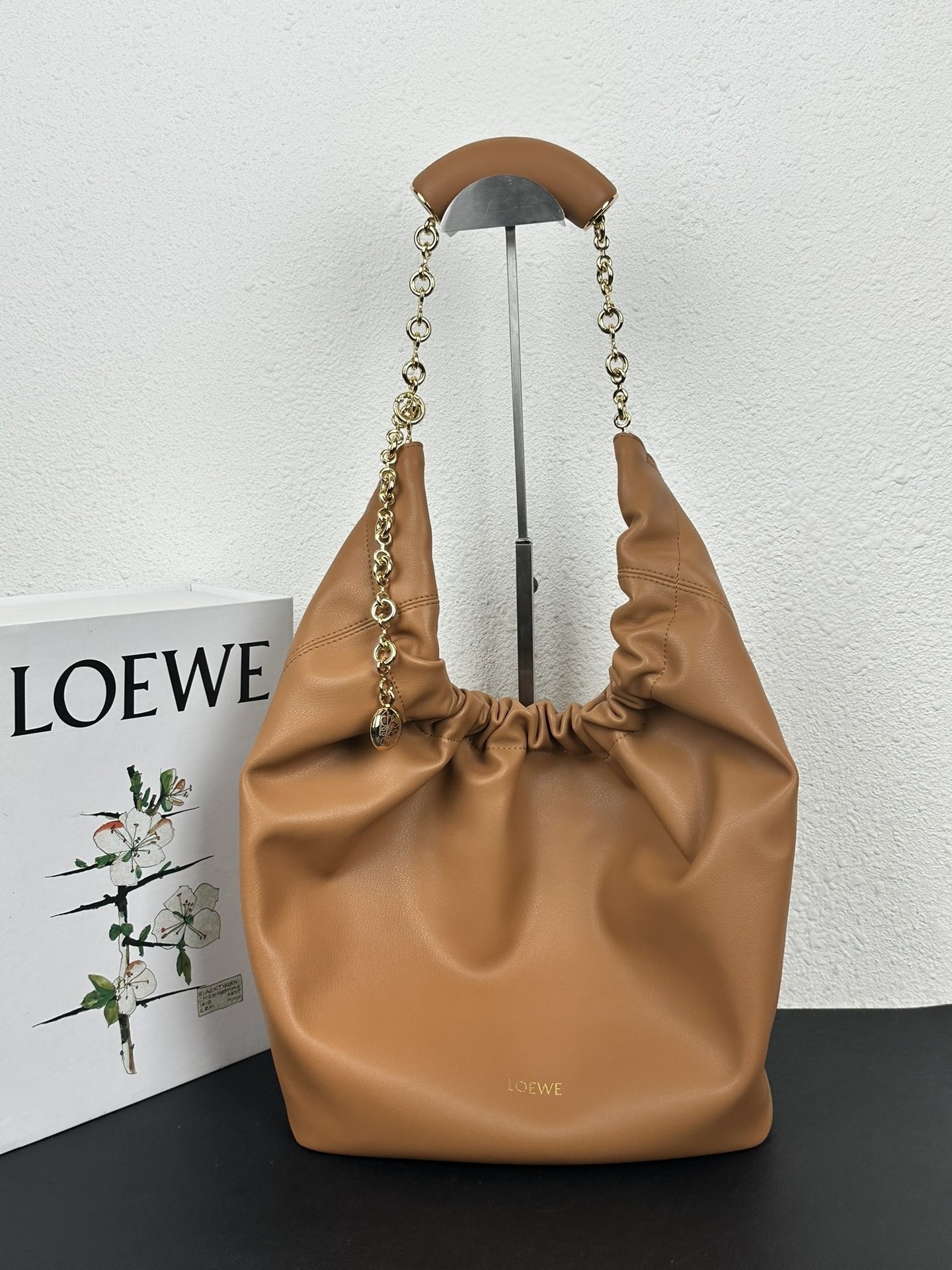 Loewe Squeeze handbag