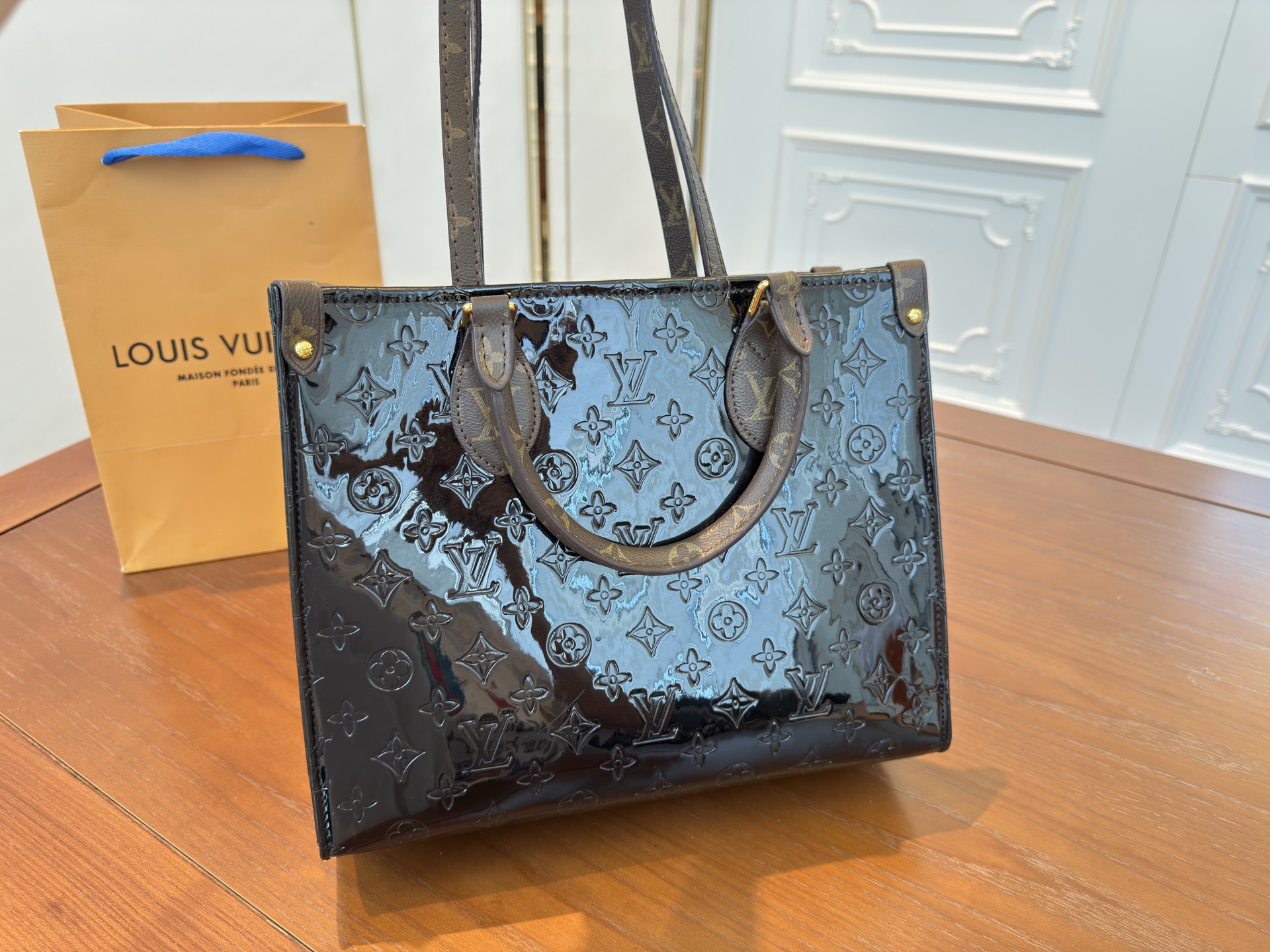 LV Louis Vuitton tote bag