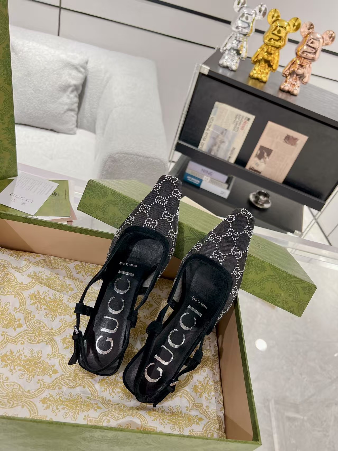 Gucci slippers sandals Stitched diamond mesh sandals