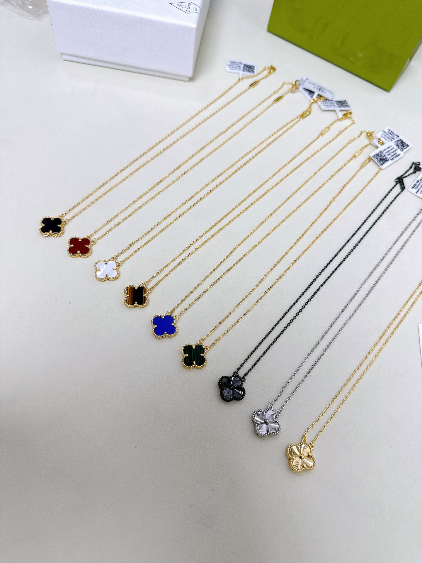 High quality Van Cleef & Arpels Four-leaf clover necklace / bracelet