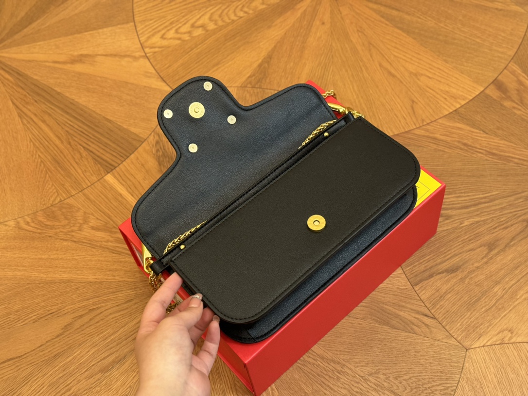 Valentino hand-held shoulder bag