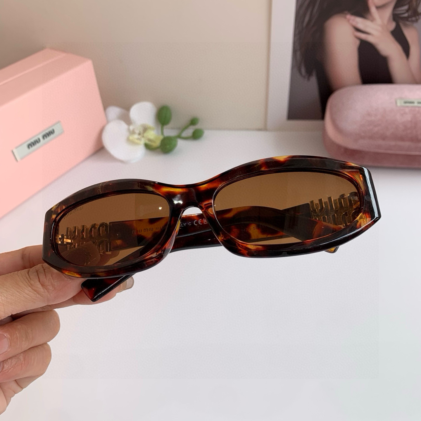 MIUMIU LOGO sunglasses
