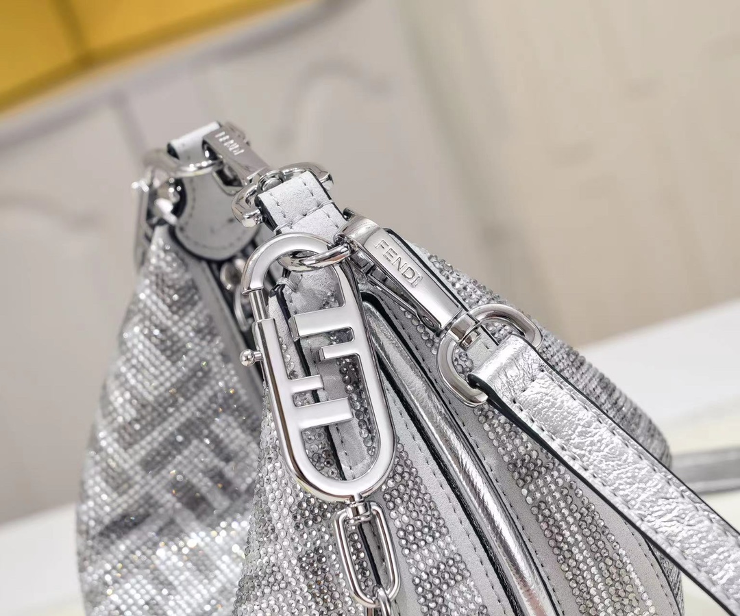 FENDI praphy armpit chain bag