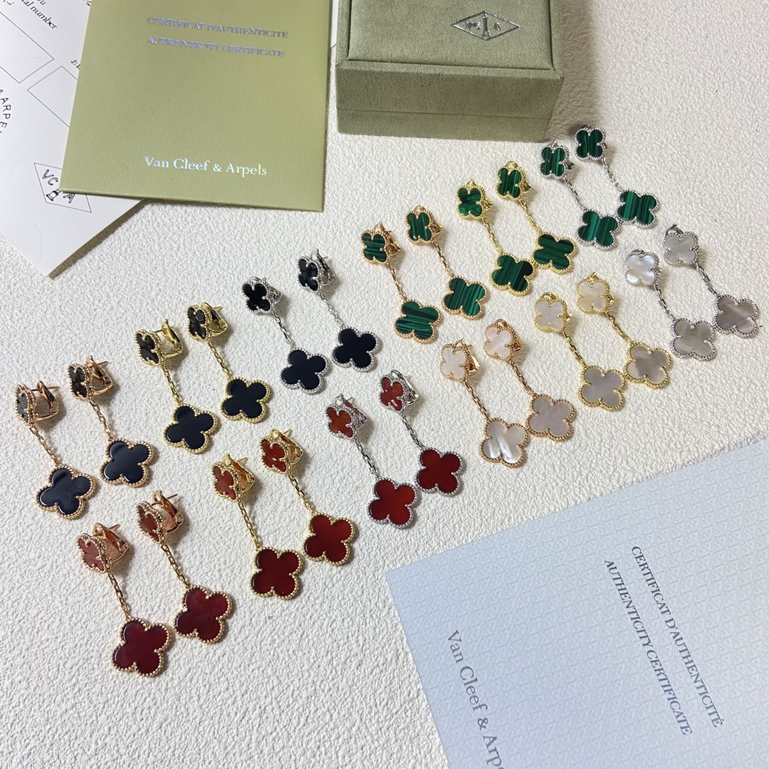 Van Cleef & Arpels Earrings Four Leaf Clover ear stud