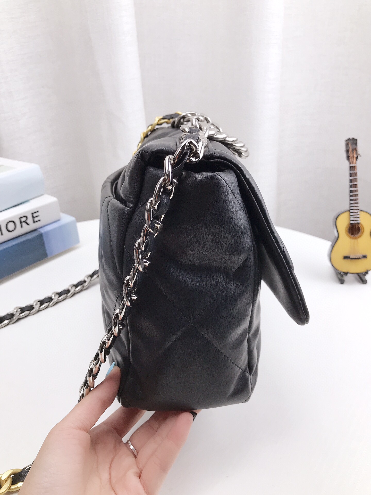 Chanel19 chain crossbody bag 30cm