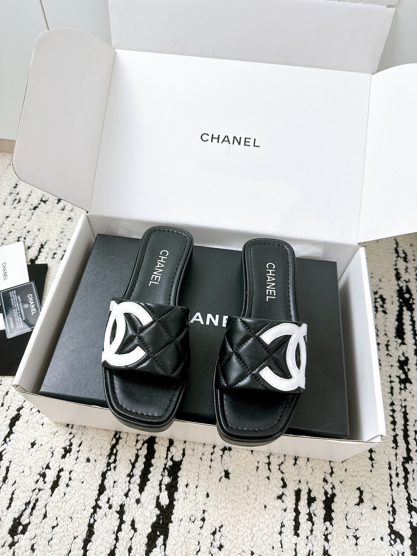 Chanel Kangpeng slippers