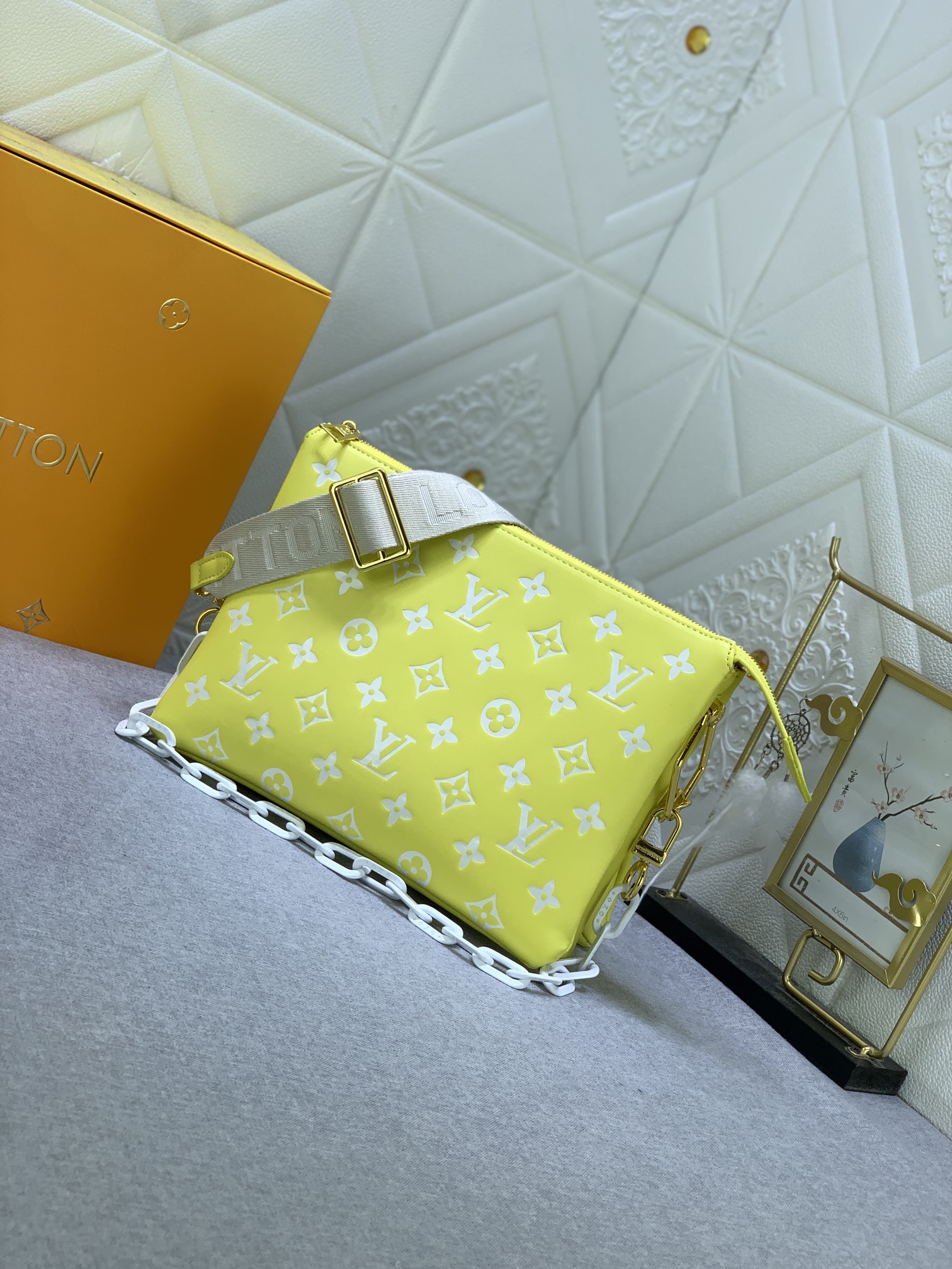 LV Coussin shoulder chain handbag