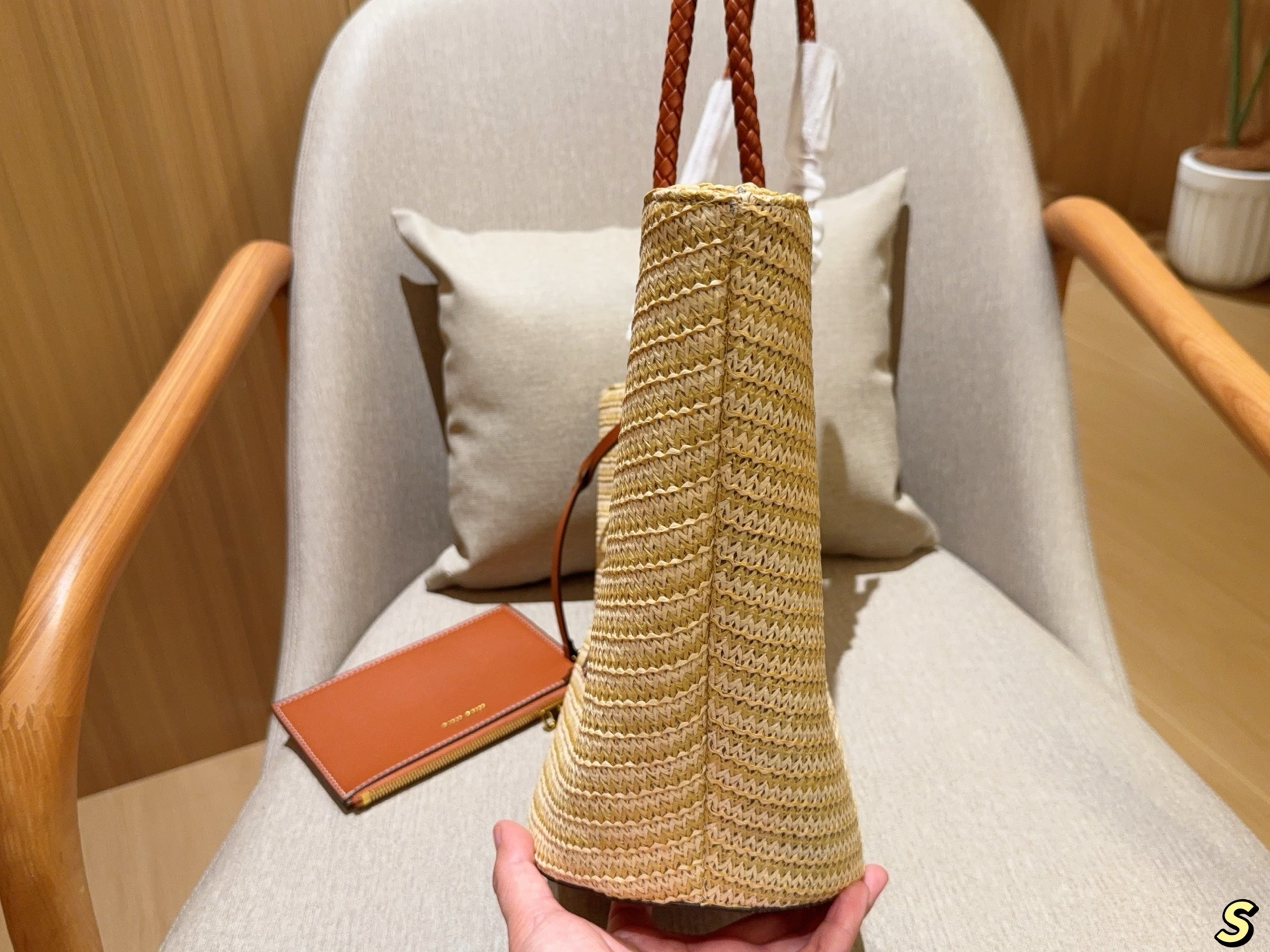 MIUMIU straw woven bag