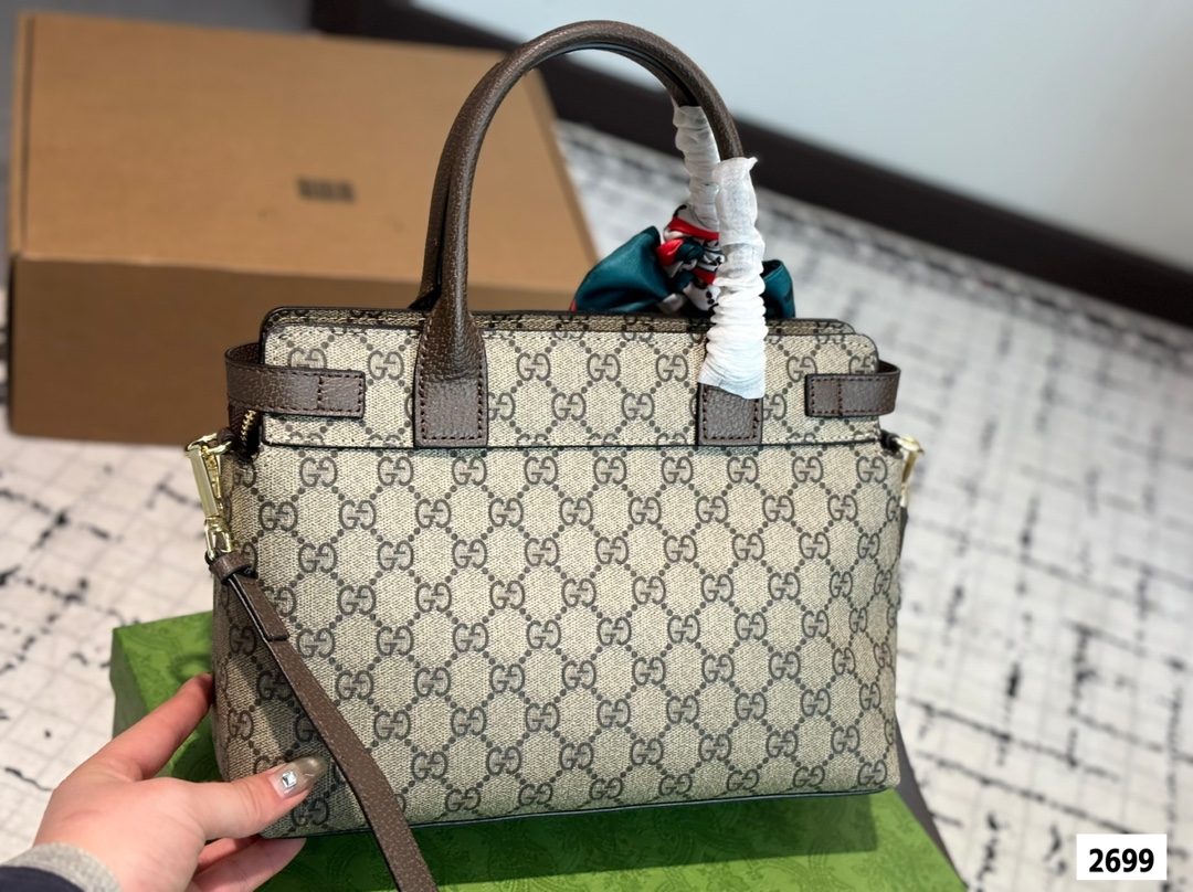 Gucci tote bag