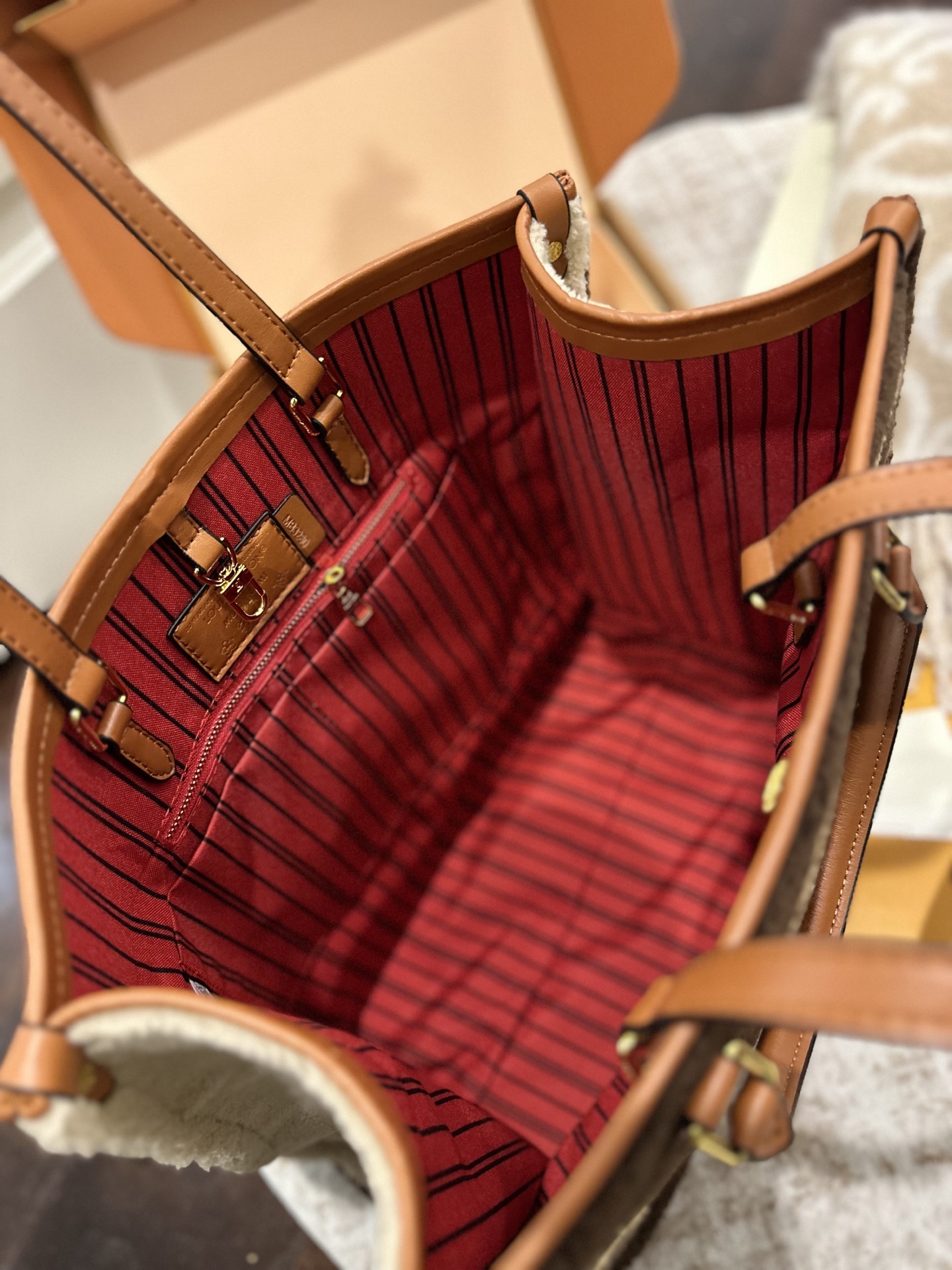 LV  Monogram  onthego bag