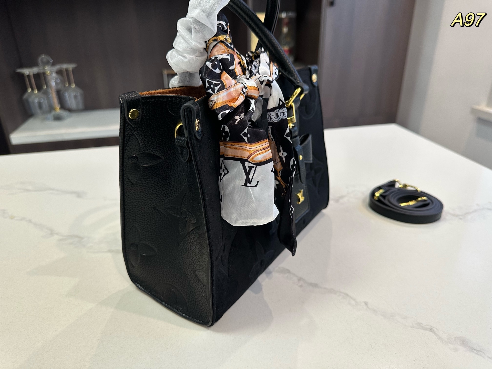 LV ONTHEGO Beaver Fur Tote Bag