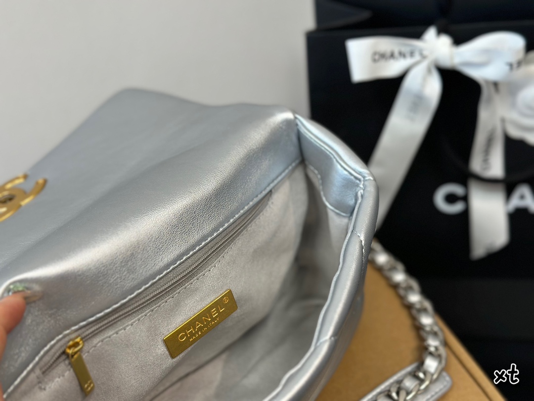 Chanel19 chain shoulder crossbody bag