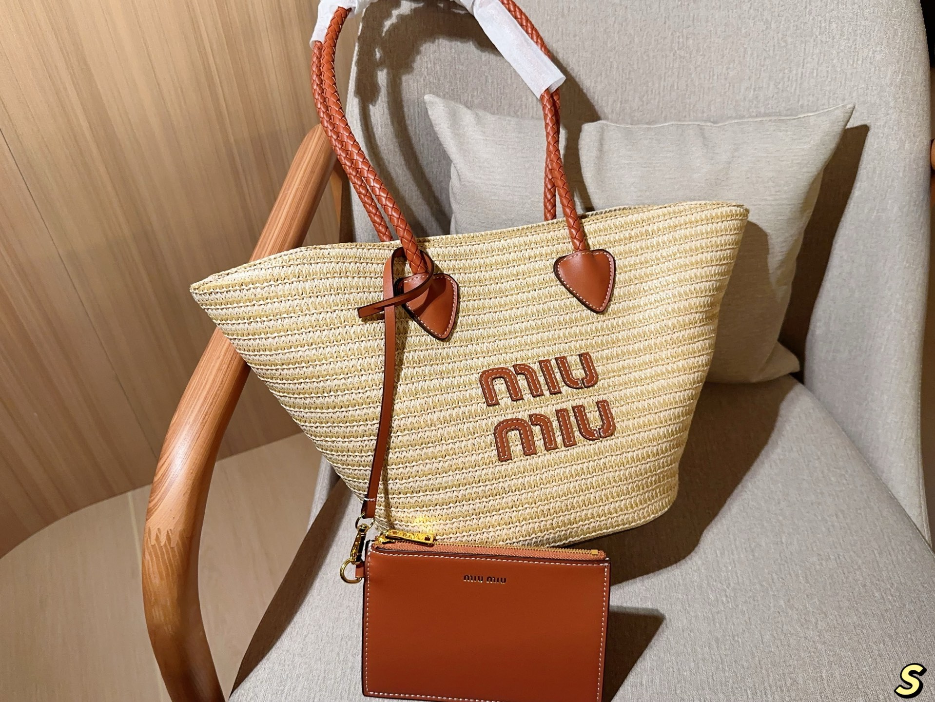 MIUMIU straw woven bag