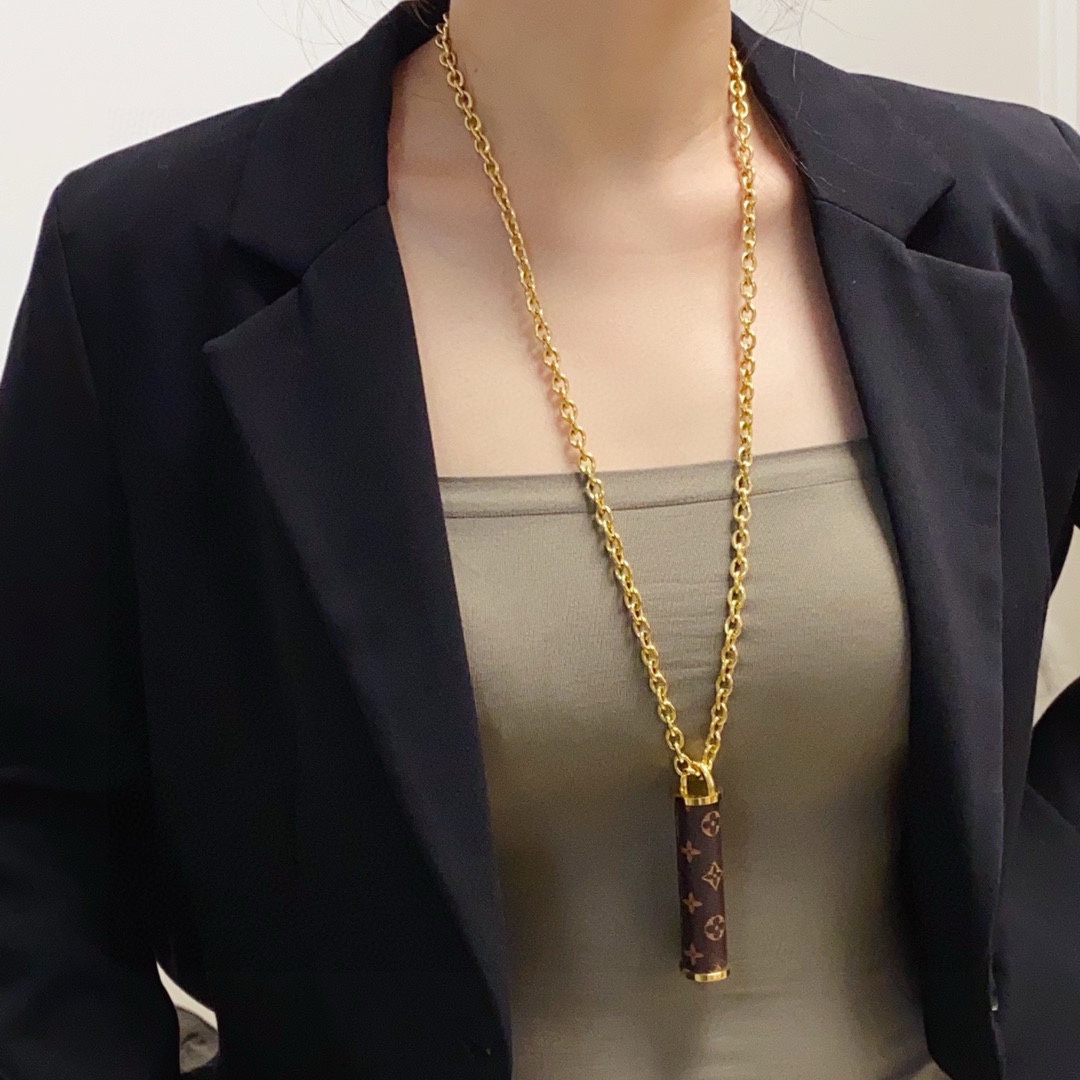 Louis Vuitton bucket leather long necklace