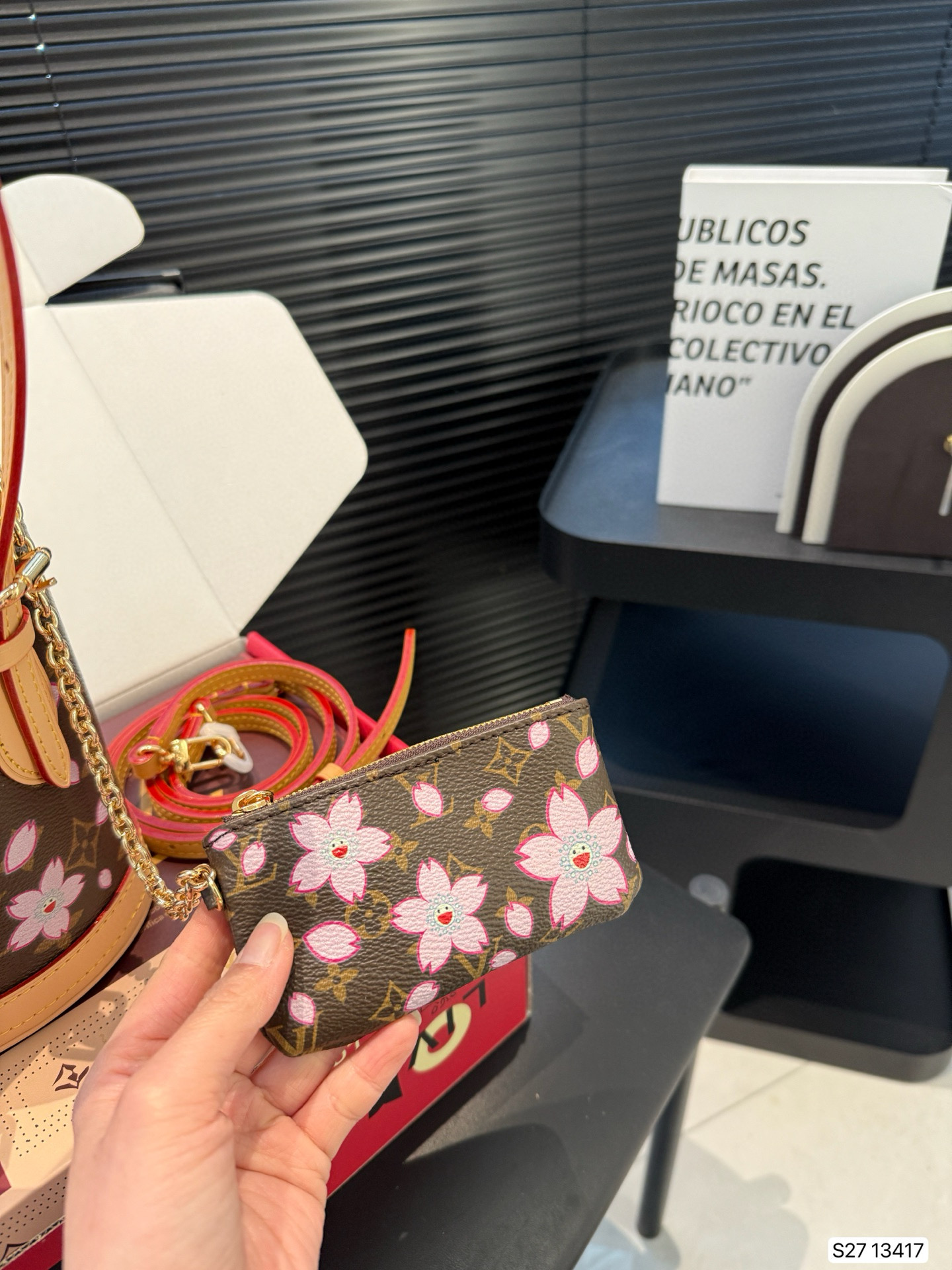 Louis Vuitton Bucket handbag