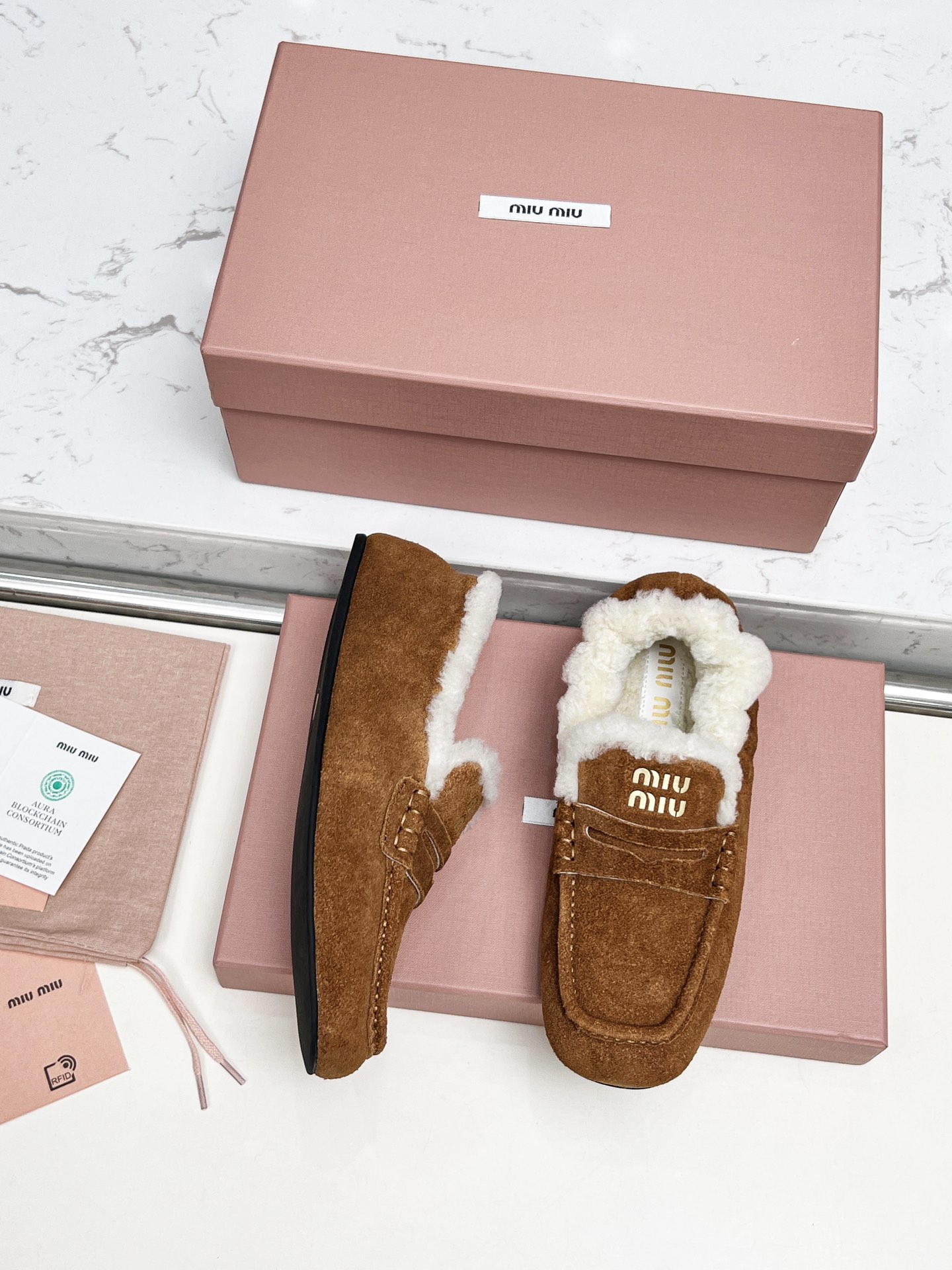 miumiu New one-piece lazy slippers shoes