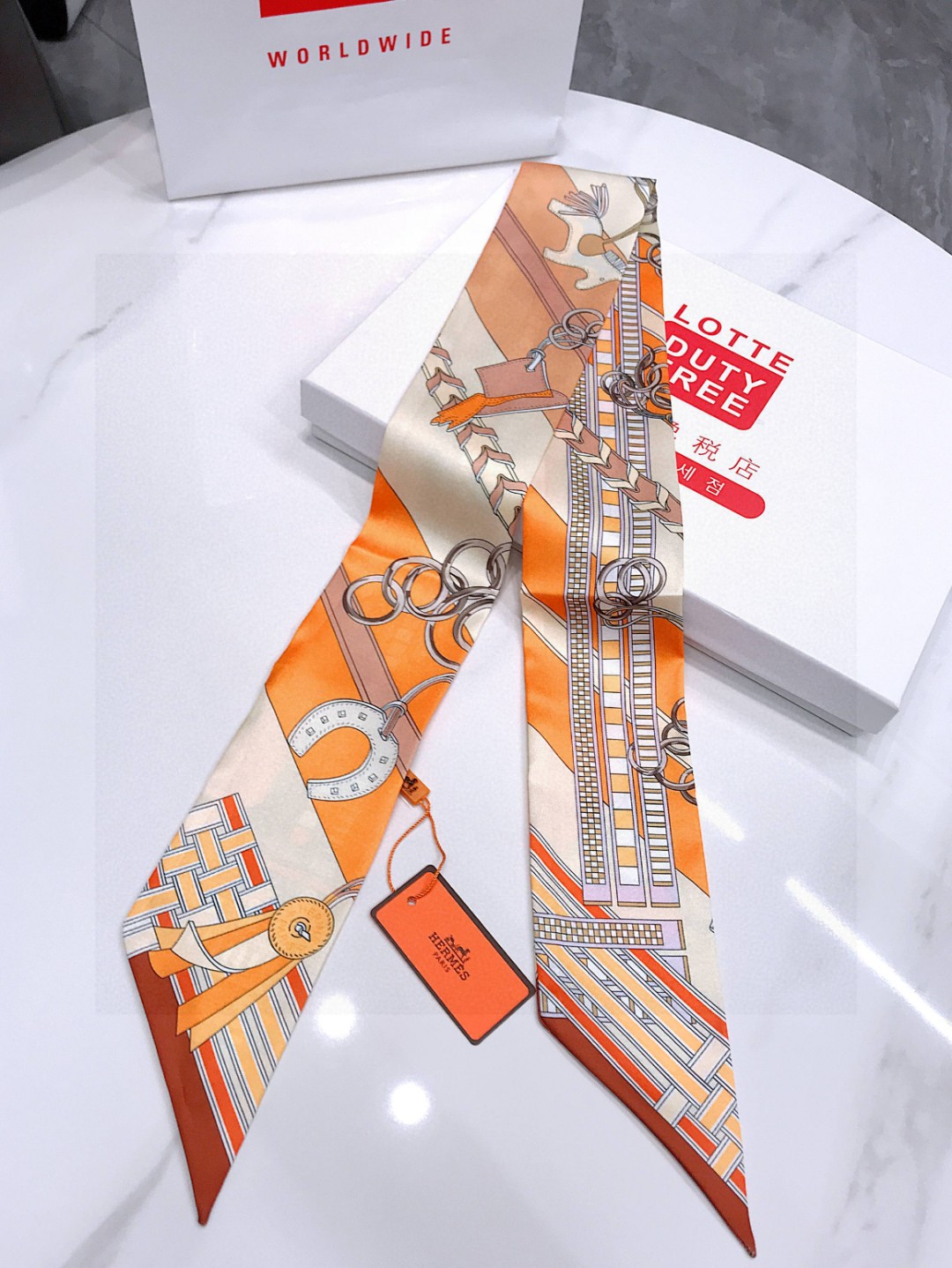 HERMES Fashion silk scarf