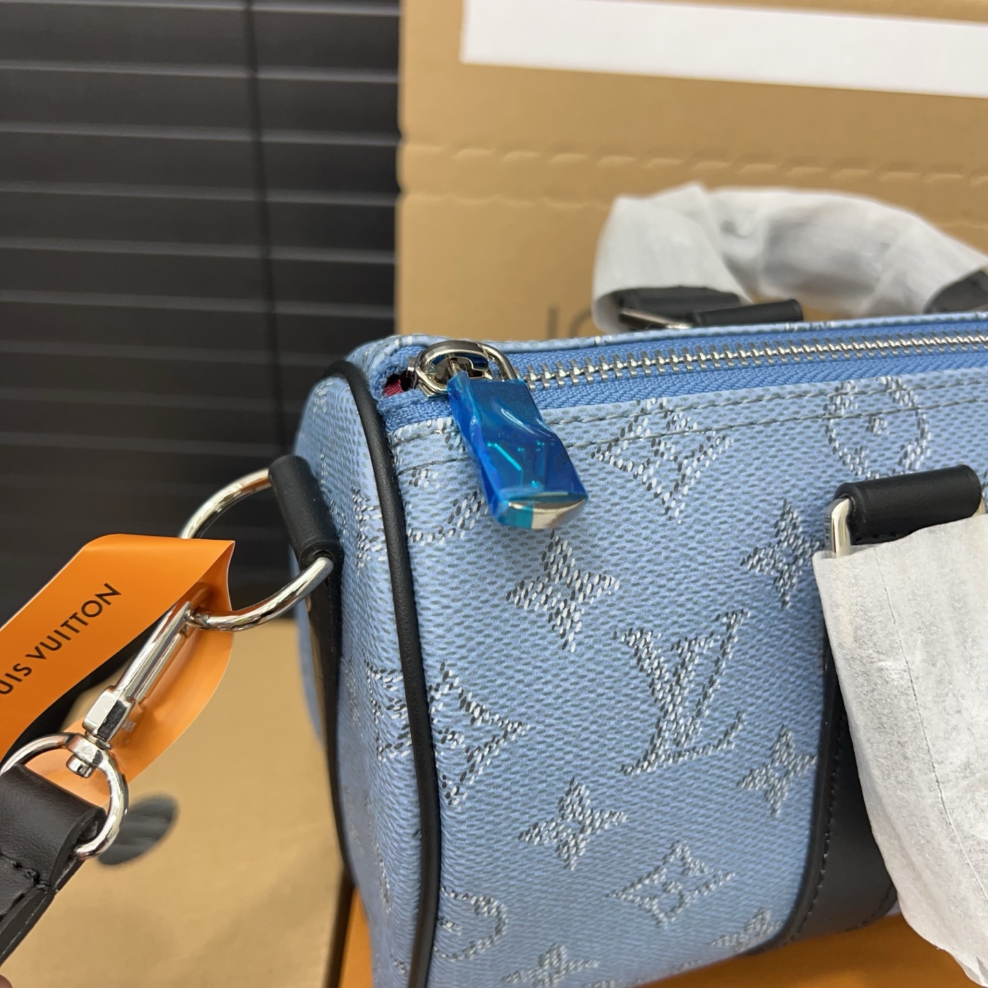 LV KEEPALL 25 crossbody shoulder bag