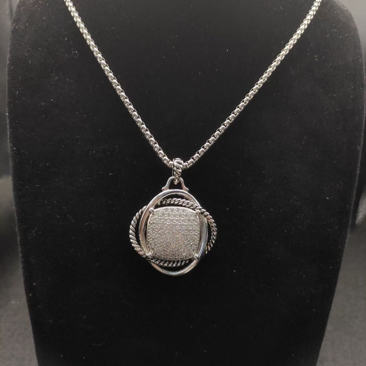 David Yurman 32mm full diamond-piece square necklace