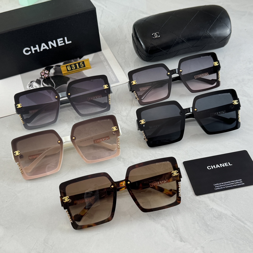 Chanel Fashionable sunglasses