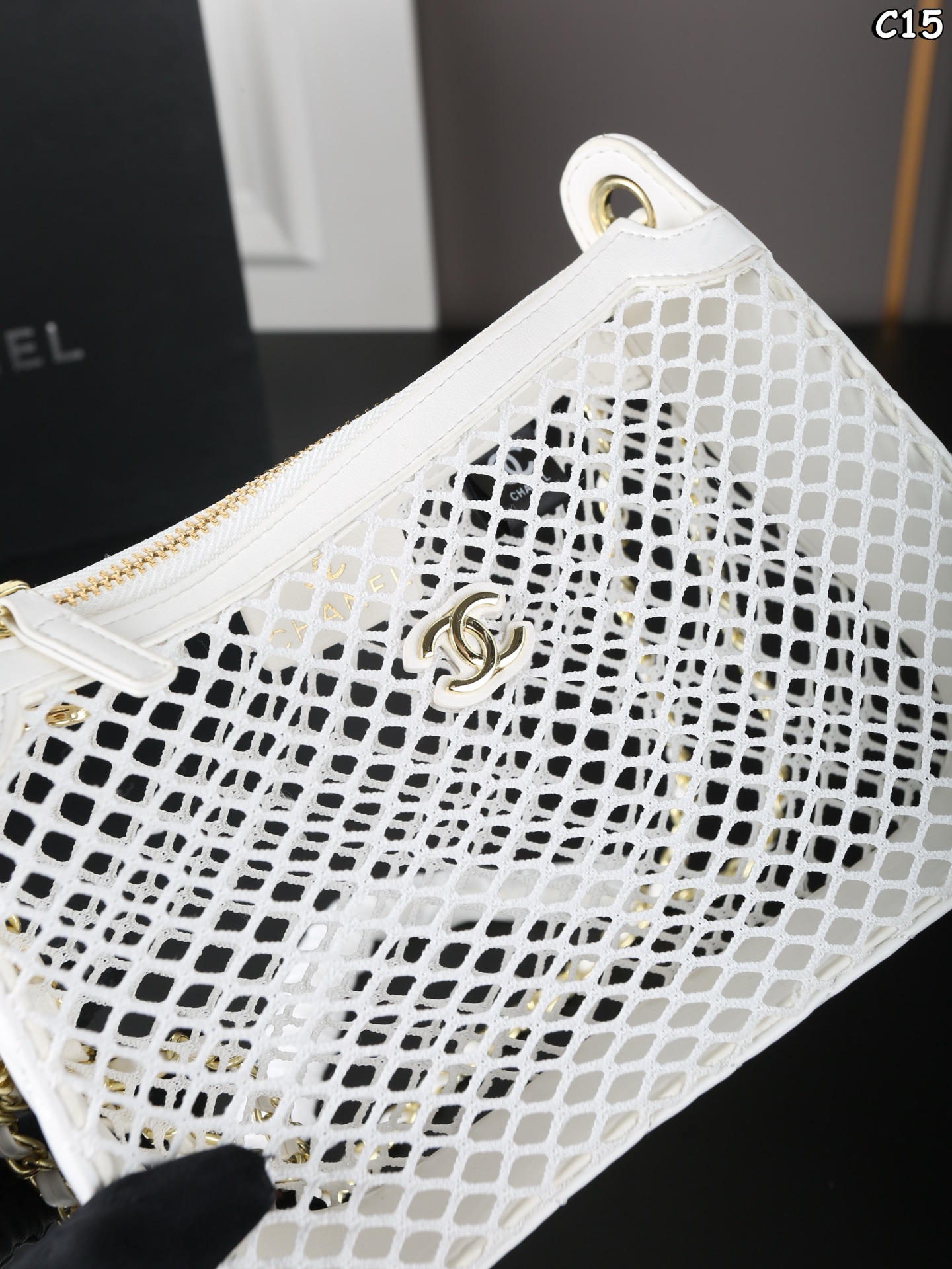 CHANEL 25S chain bag