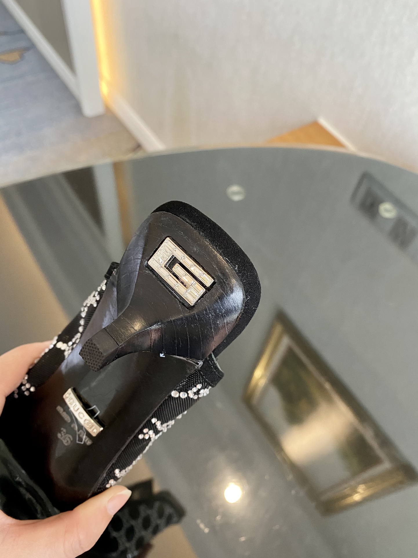 Gucci low-heeled shoes sandals