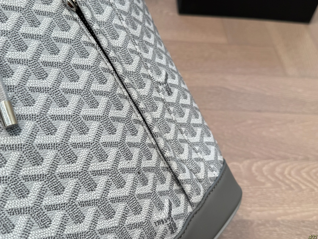 Goyard shoulder backpack