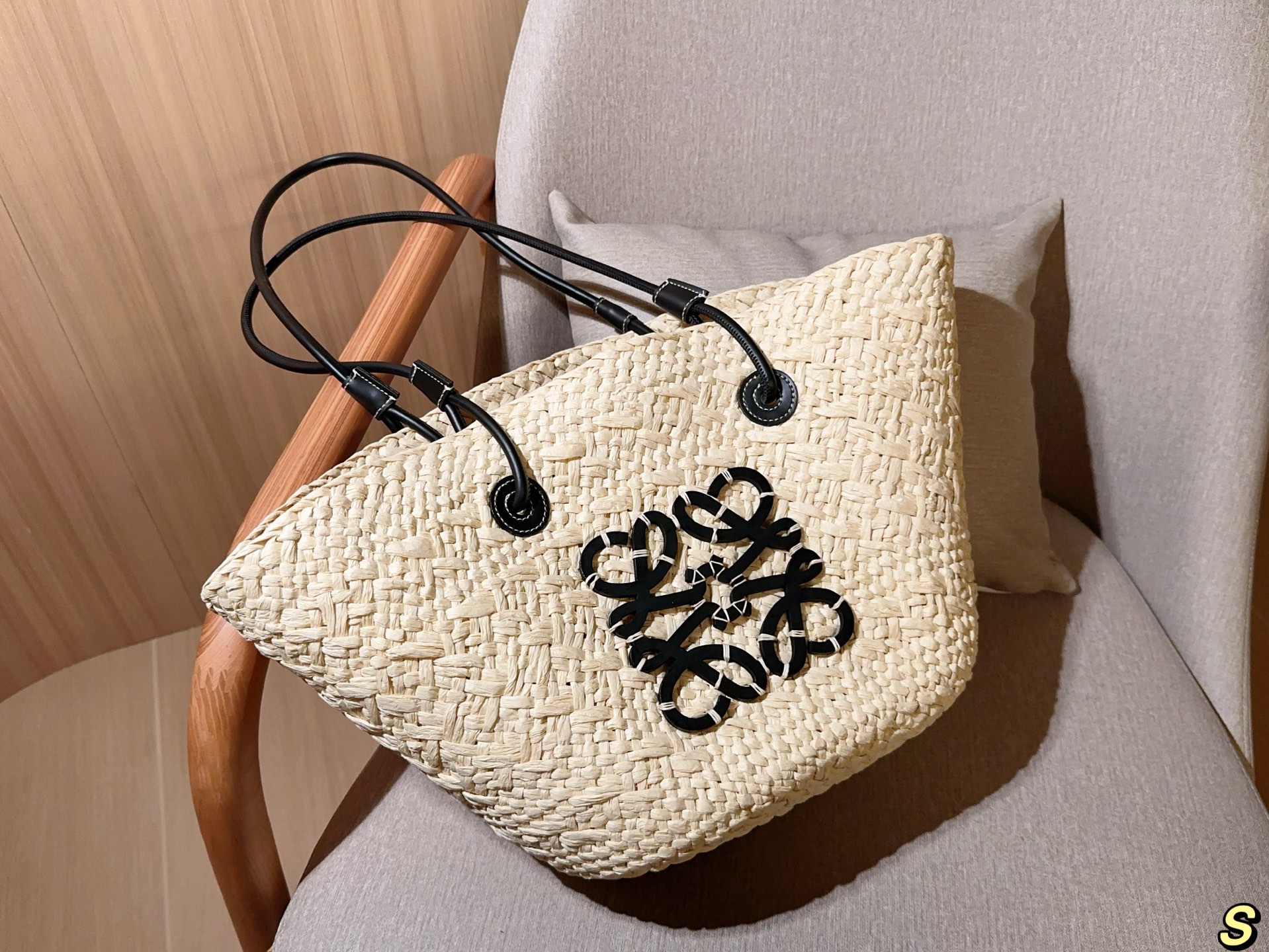 Loewe basket bag Woven cabbage basket