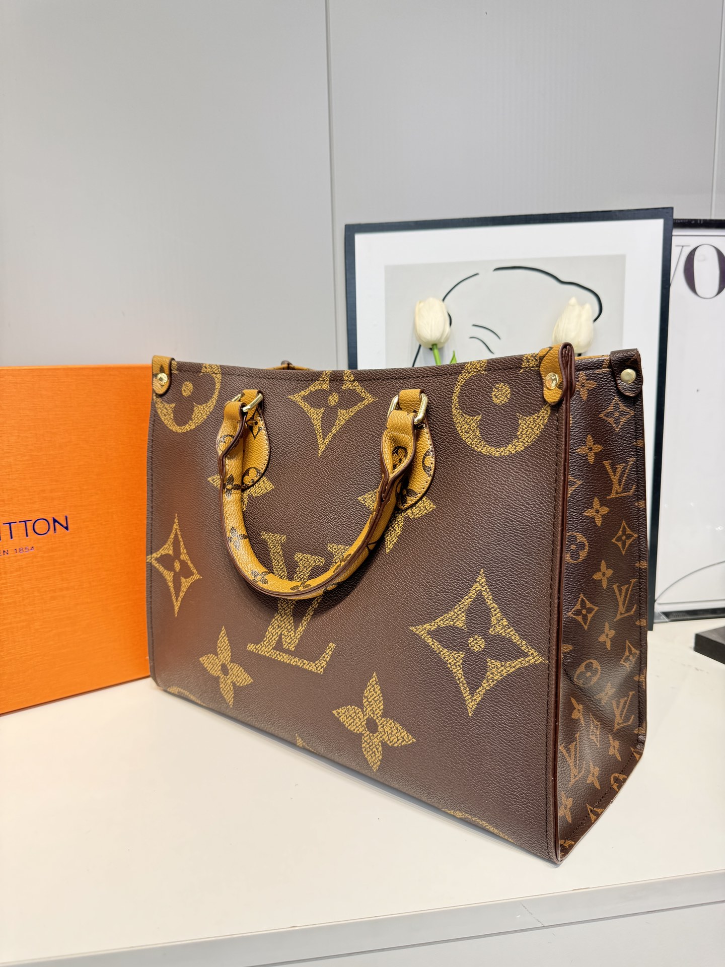 LV onthego tote bag of 8A quality