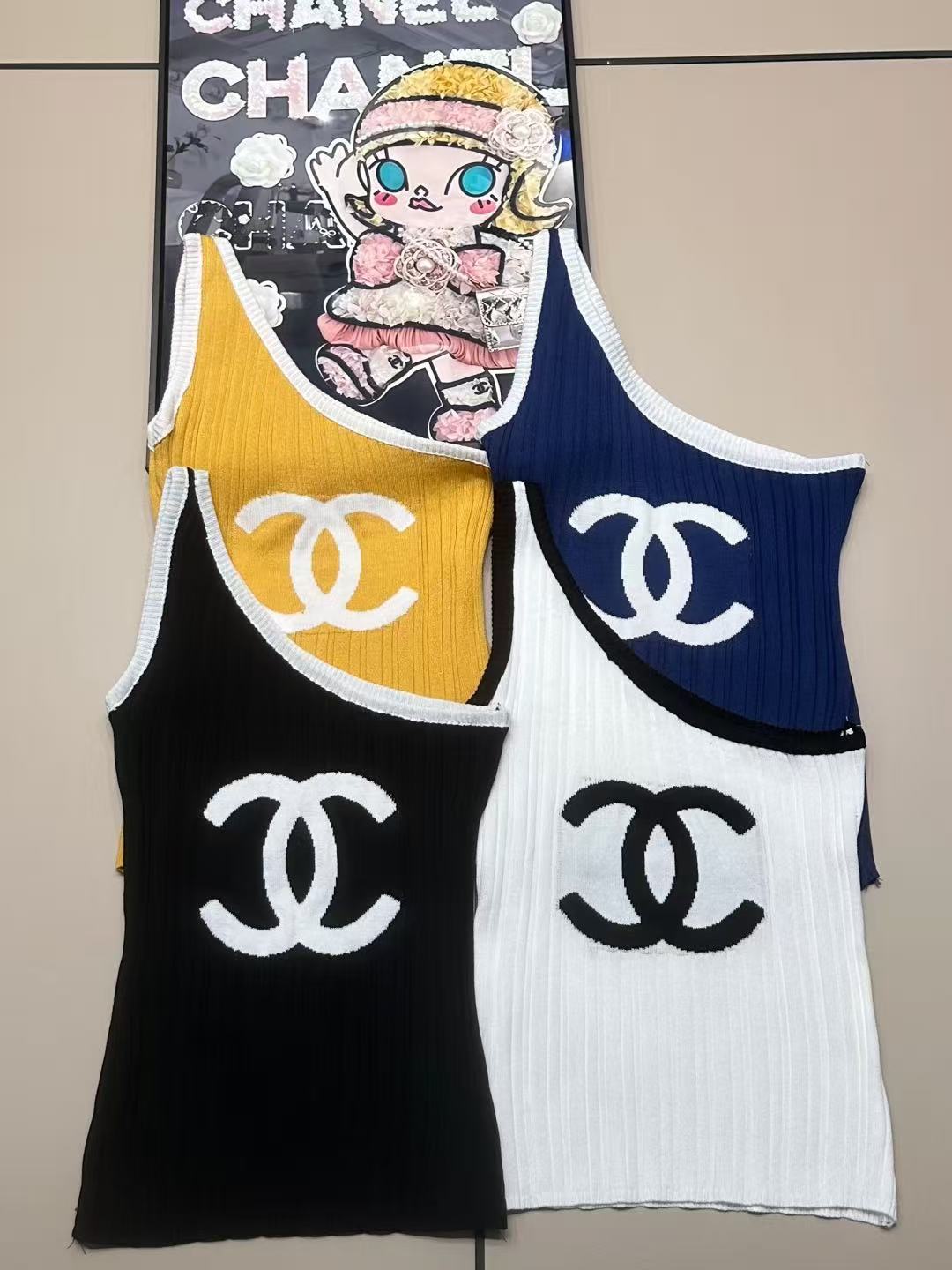 Chanel single-shoulder vest