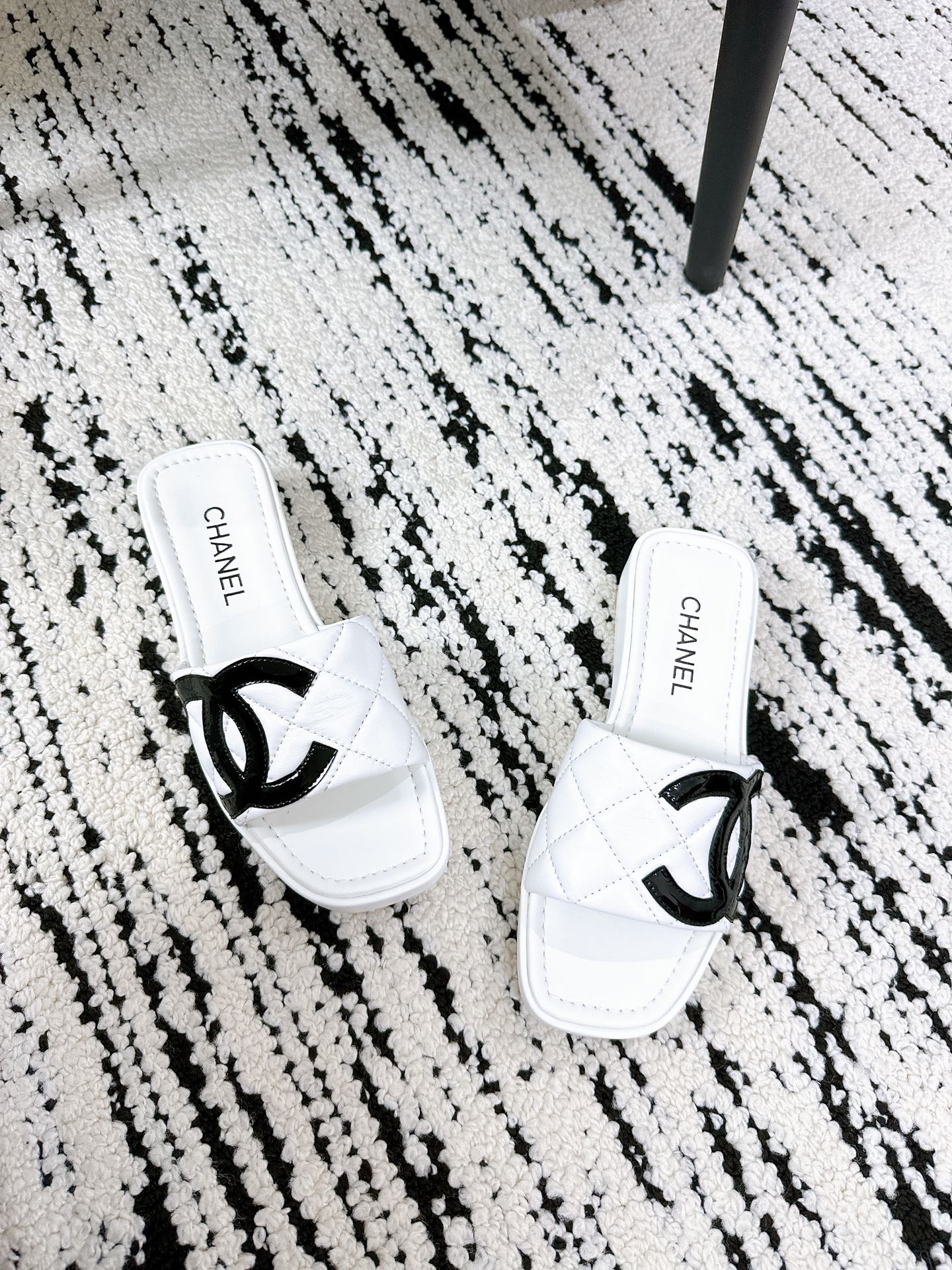 Chanel Kangpeng slippers