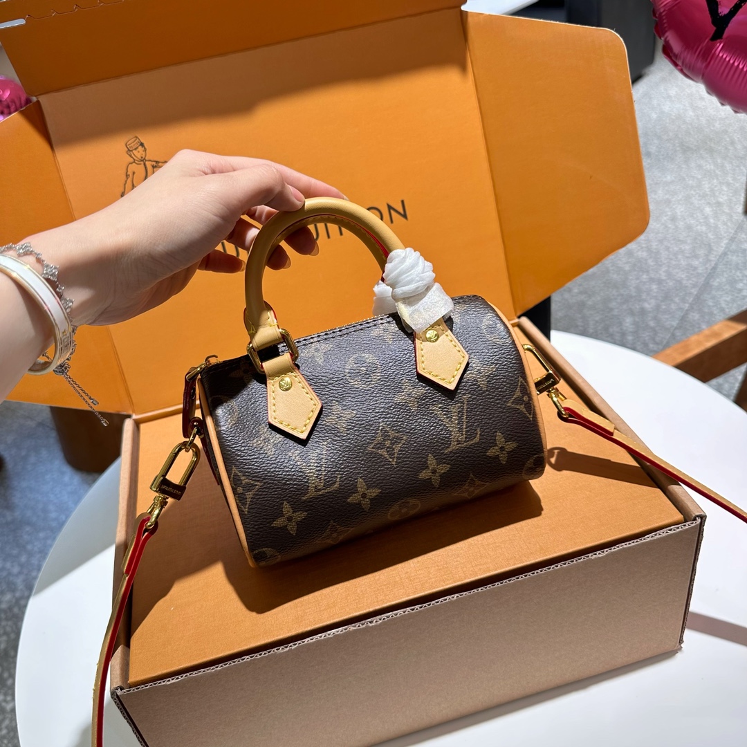 US$100 for 2 products- LV shoulder crossbody bag
