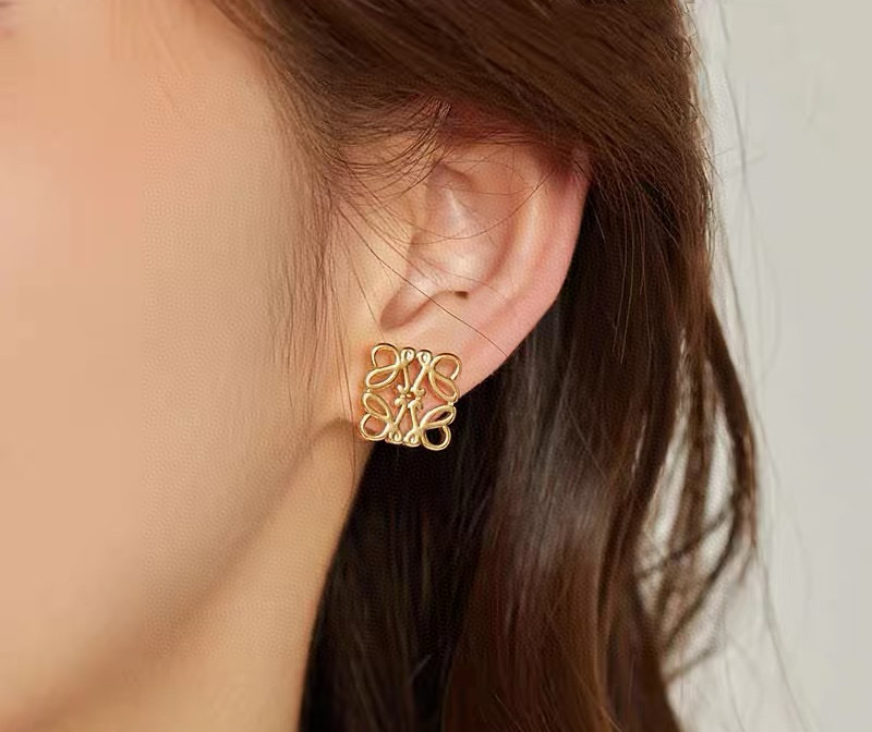 LOEWE golden earrings